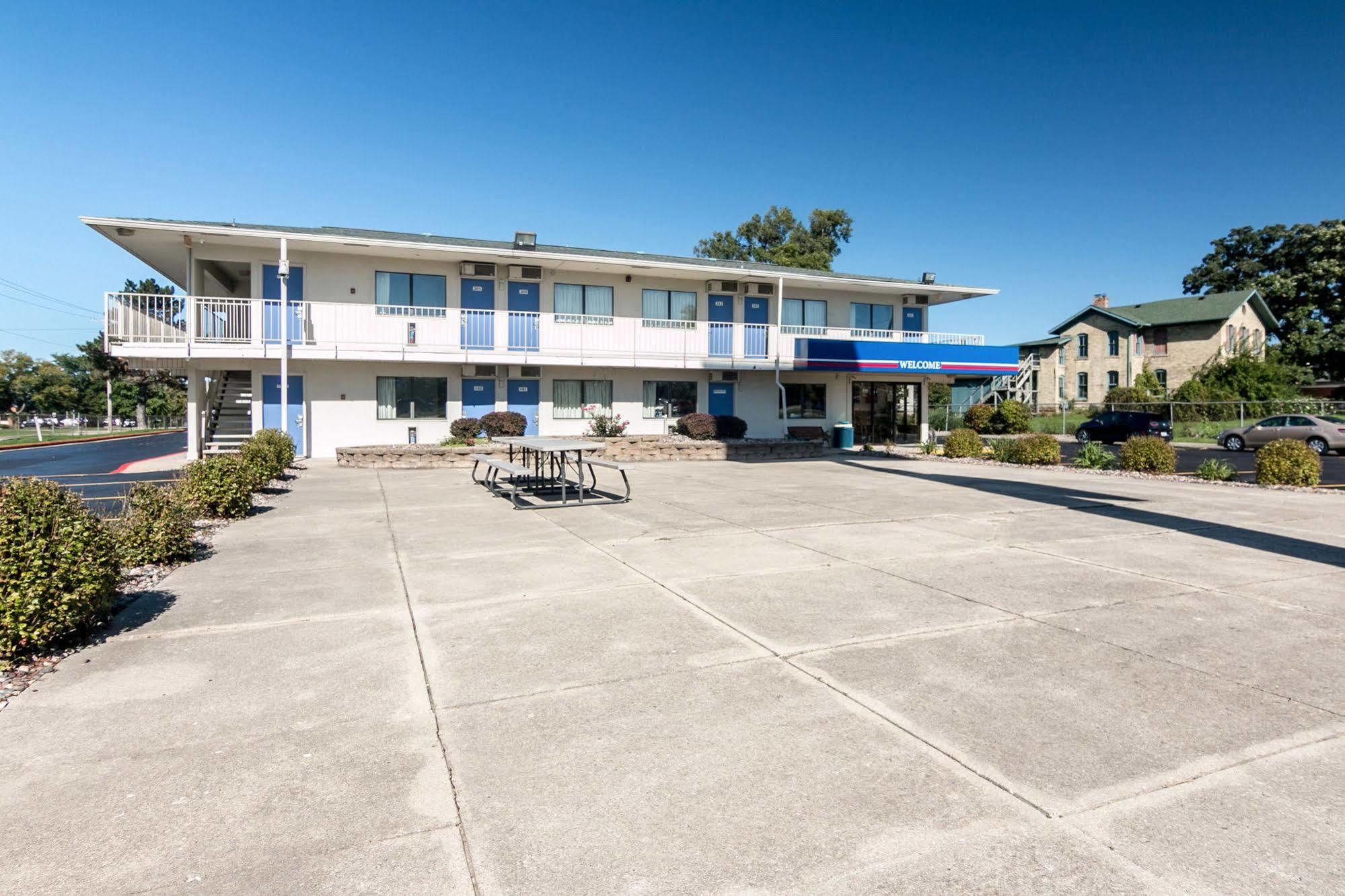 Motel 6-Janesville, Wi Exterior photo